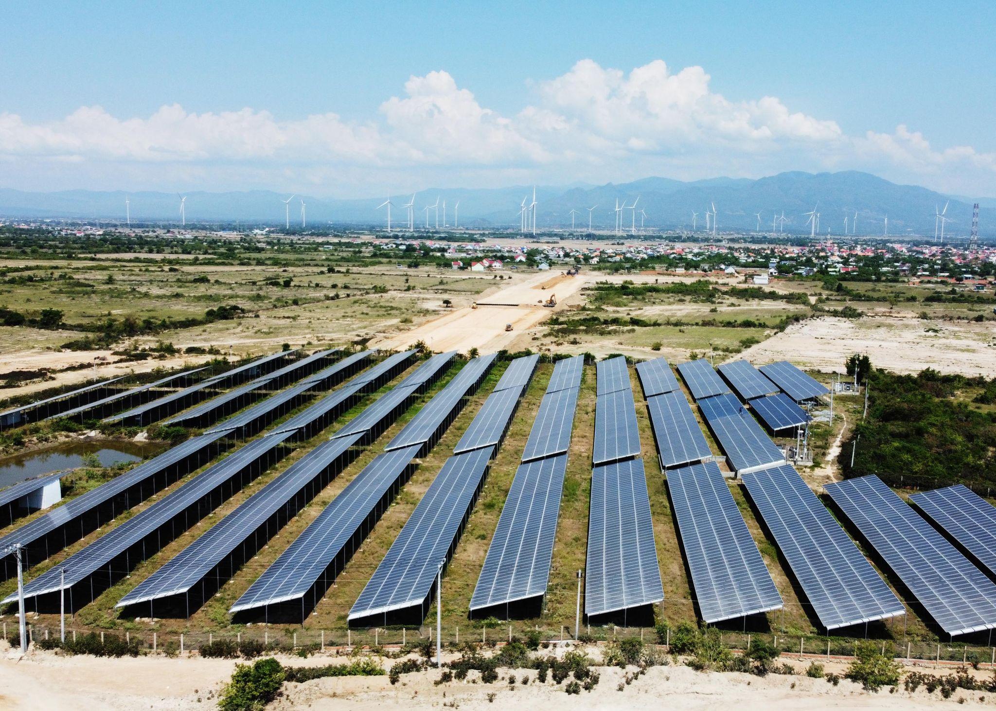 3MW grûn-fêstmakke krêftsintrale ynstalleare yn Ninh Thuan provinsje Fietnam (2)